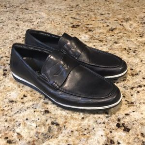 Kennith Cole Black Loafers